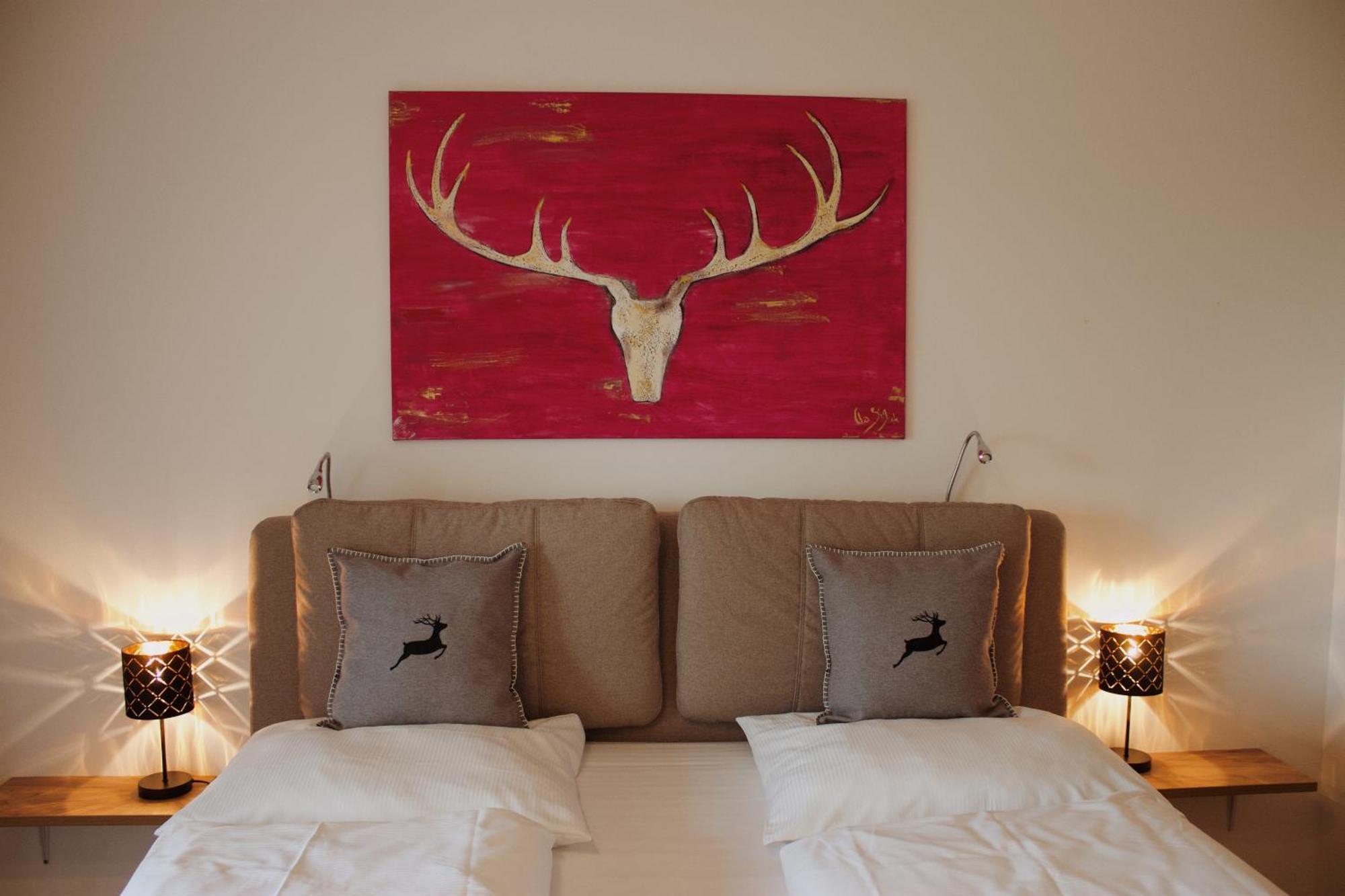 Hotel Garni - Chiemsee-Pension-Seebruck Сион-Зеебрук Екстериор снимка
