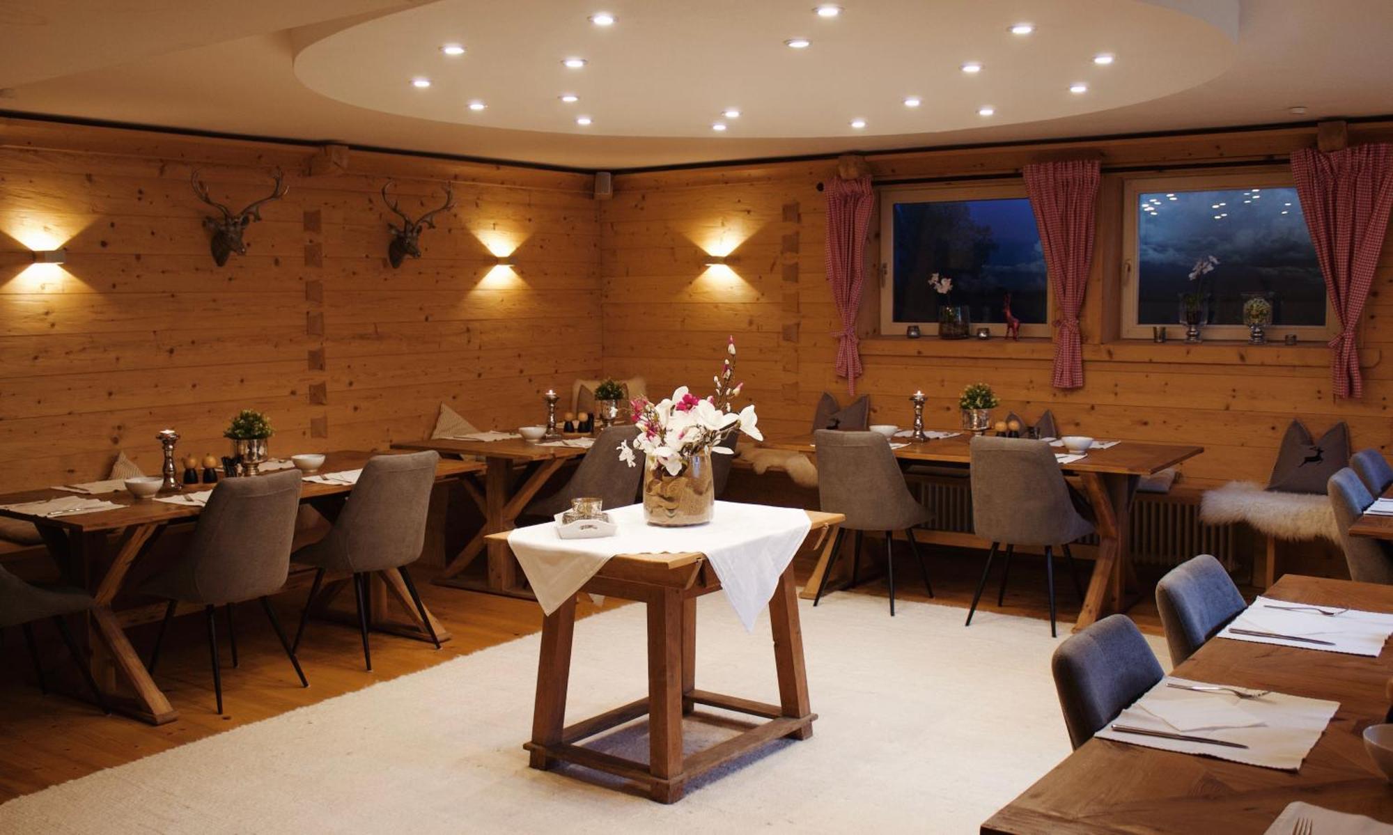 Hotel Garni - Chiemsee-Pension-Seebruck Сион-Зеебрук Екстериор снимка
